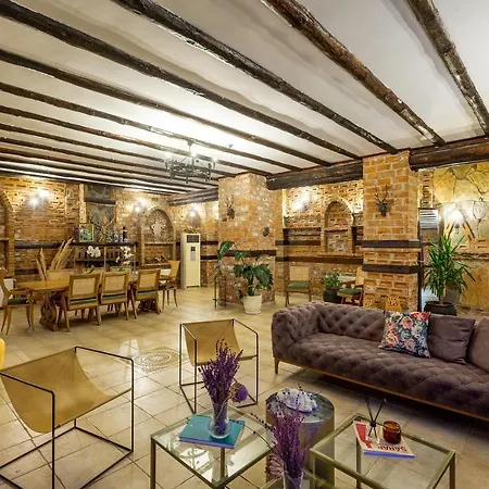 Papazlikhan Hotel *